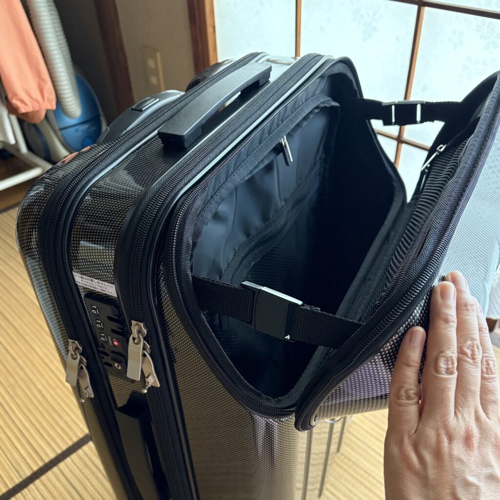 スーツケース