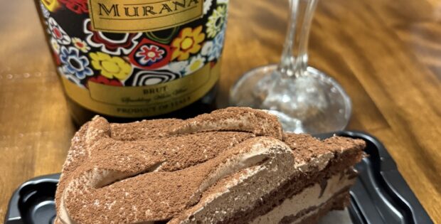 スーパーのケーキ